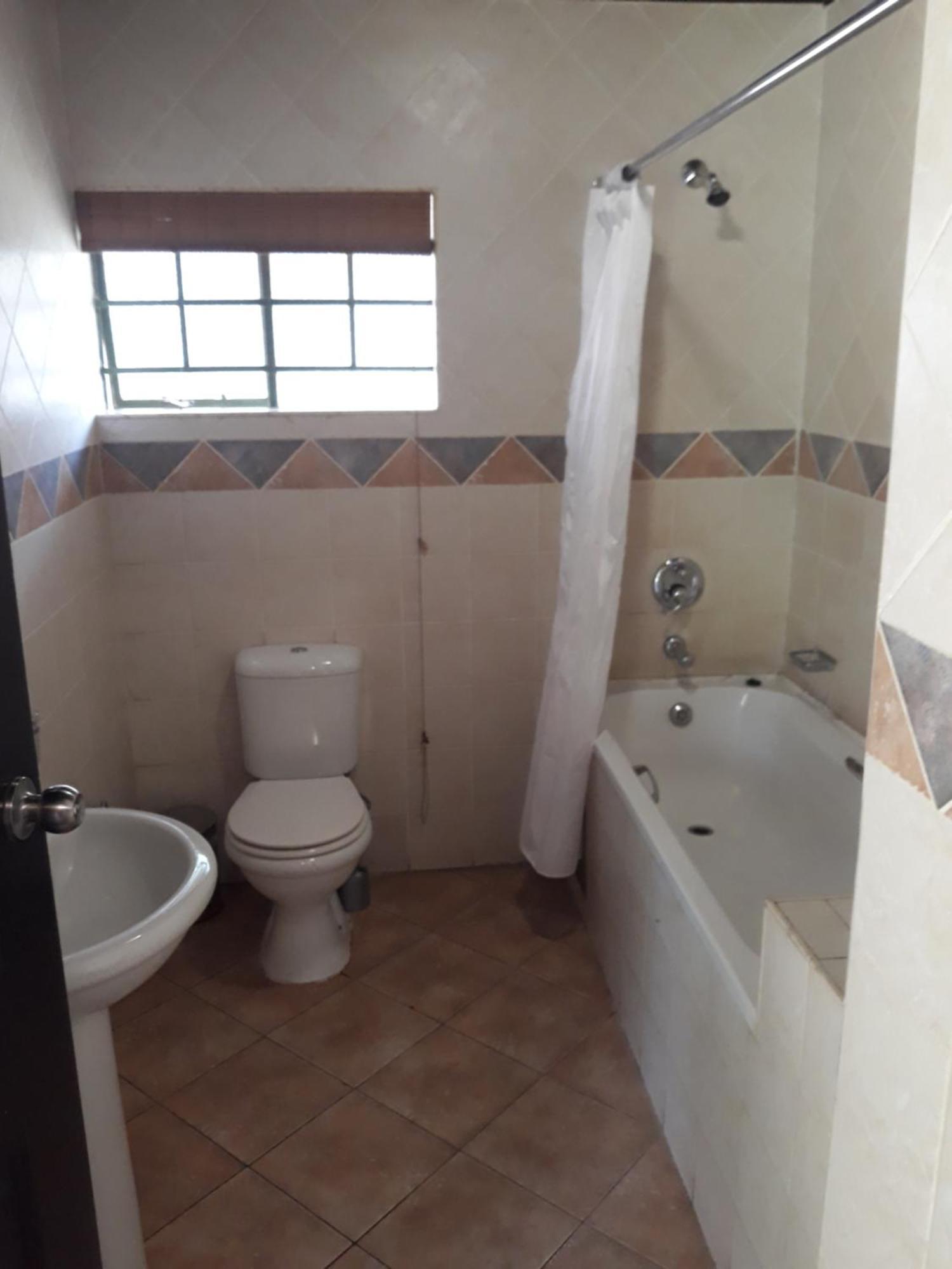 The Big Five Lodge Gaborone Zewnętrze zdjęcie